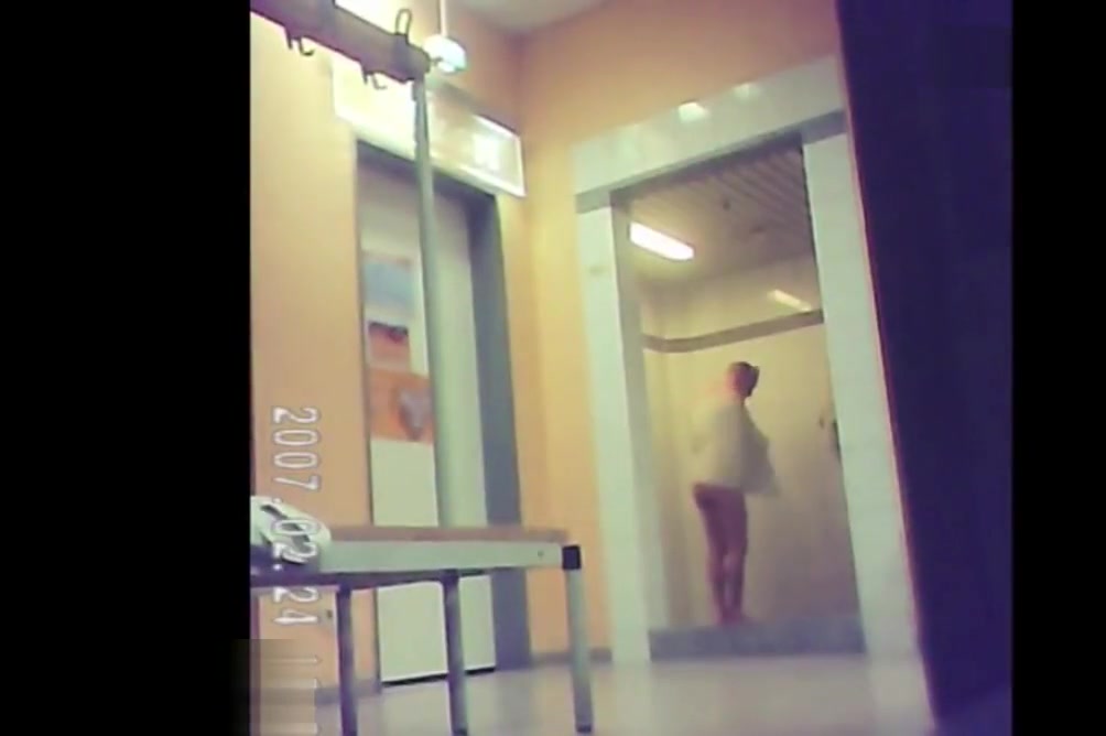 gym shower 16