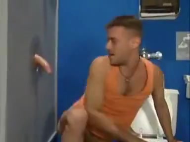 gloryhole fuck