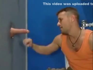 gloryhole fuck