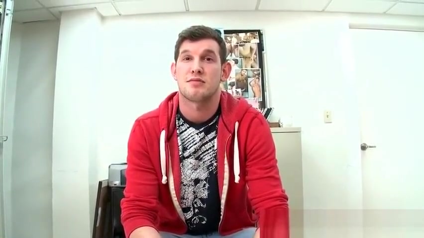 Dude gets his ass buttered in office