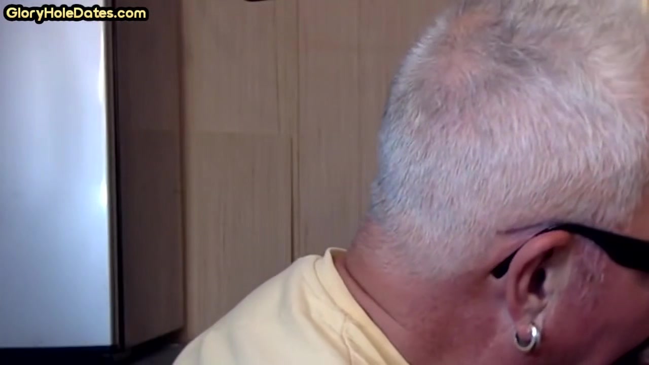 Gloryhole gaydaddy blows cock in homemade closeup at home