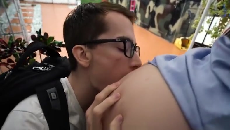 BrotherCrush - Hunky Pretty Boy Sucks His Little Stepbrother’s Cock