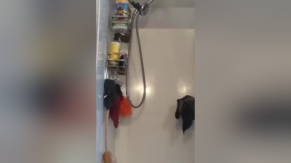 In shower/Out of shower J/O