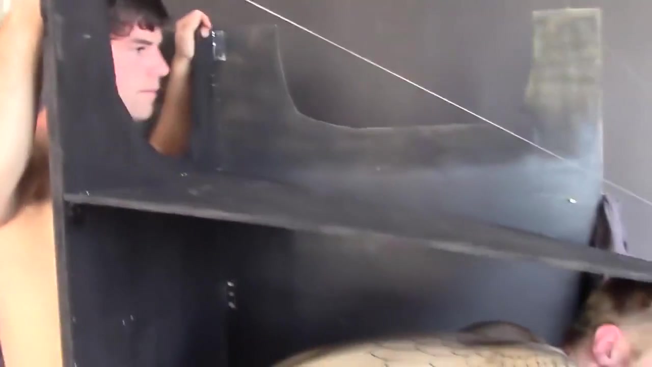 Suck And Bone, Gloryhole