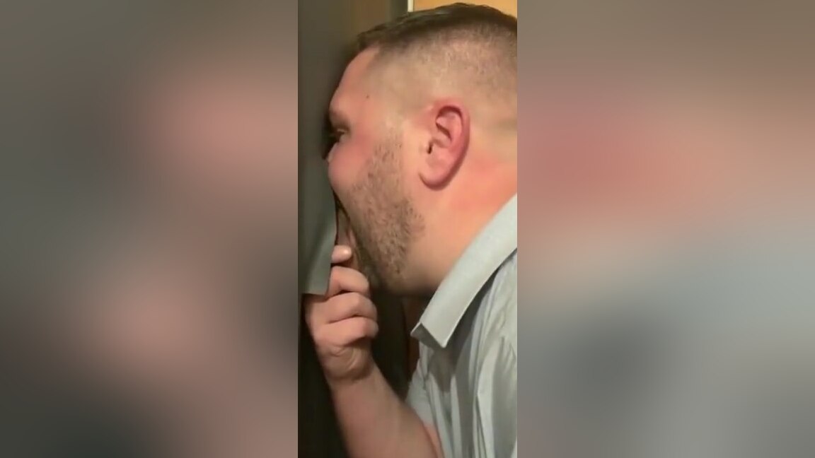 Thick straight cock visits glory hole