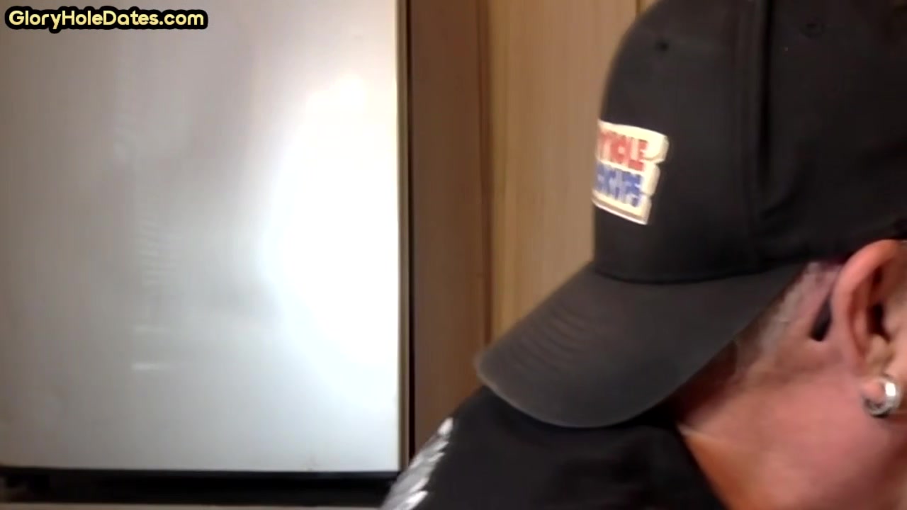 Real gloryhole newbie caught