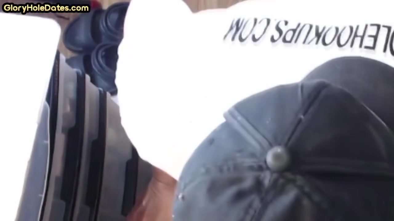Gloryhole dude shows sucking skills while jerking cock