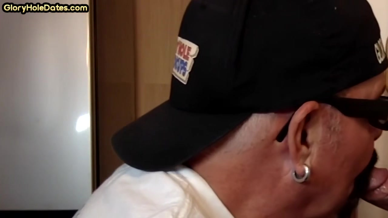 Gloryhole dude shows sucking skills while jerking cock