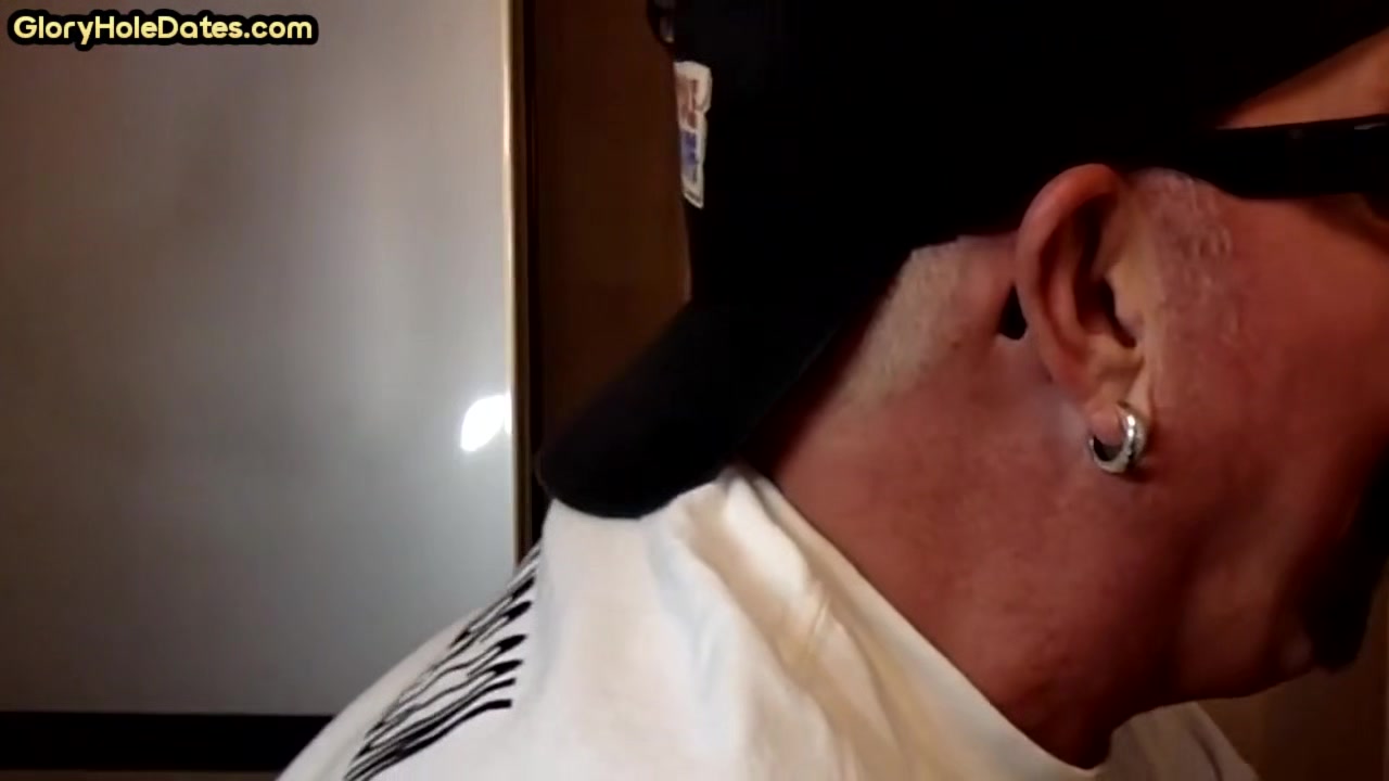 Gloryhole dude sucks nice hard cock while stroking it