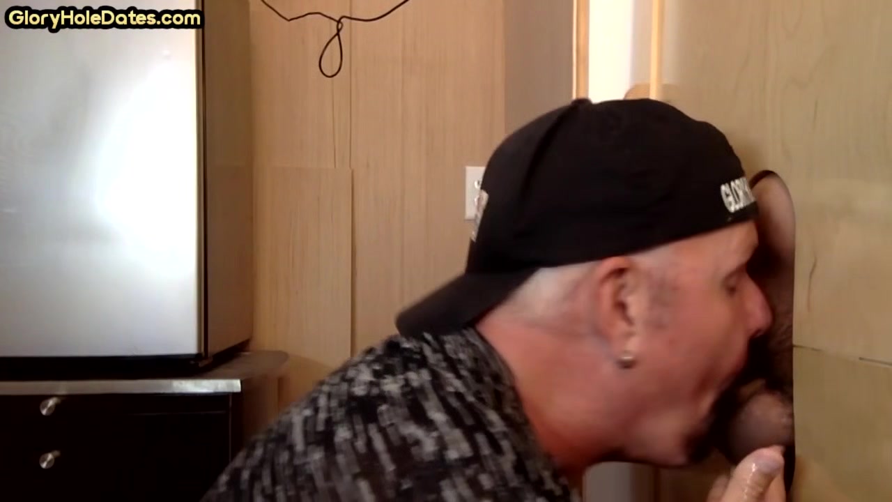 Gloryhole gaydaddy blowing dick before tugjob for cum