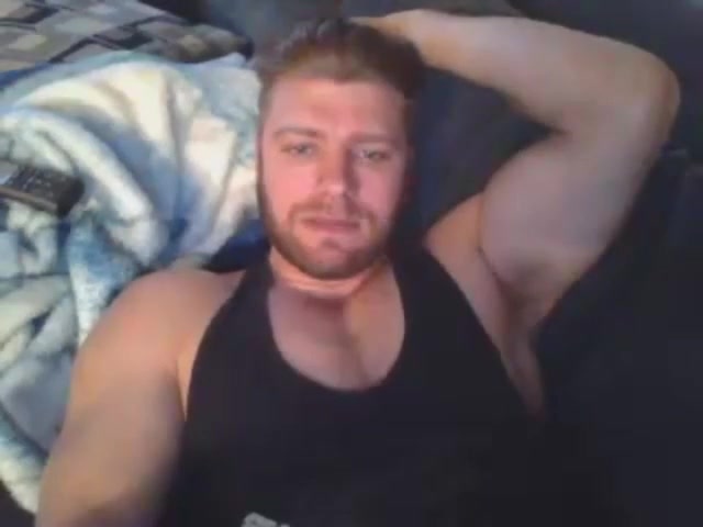 FIT GINGER MUSCLE STUD SHOWERS AND BLOWS A LOAD