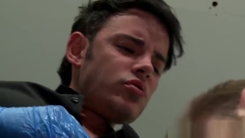 Muscly patient gets fucked by doctor