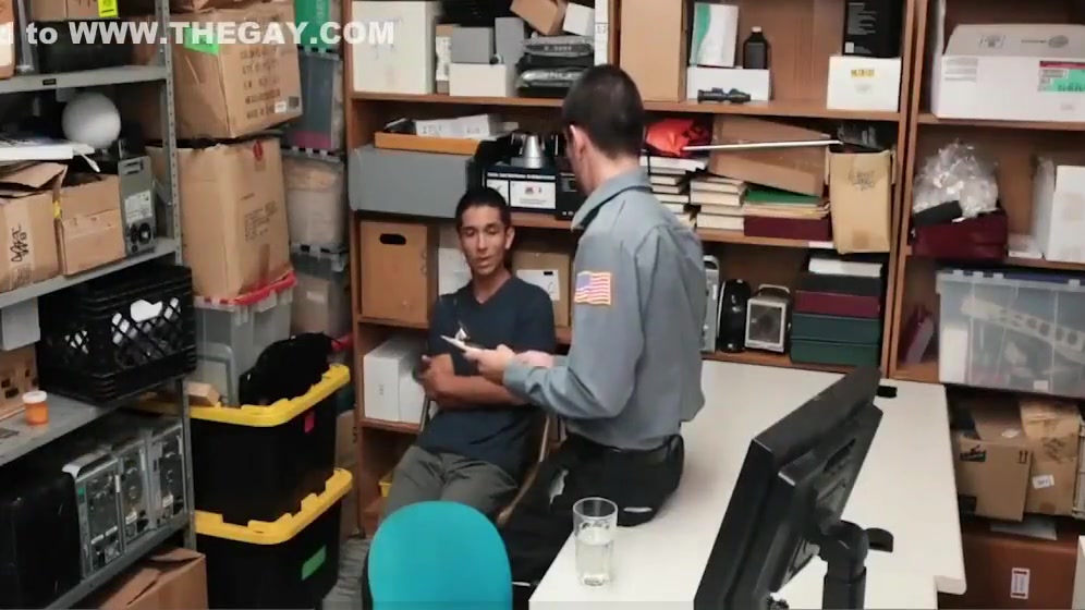 Young Security Officer Bangs Petite Punk RAW - YOUNGPERP.COM