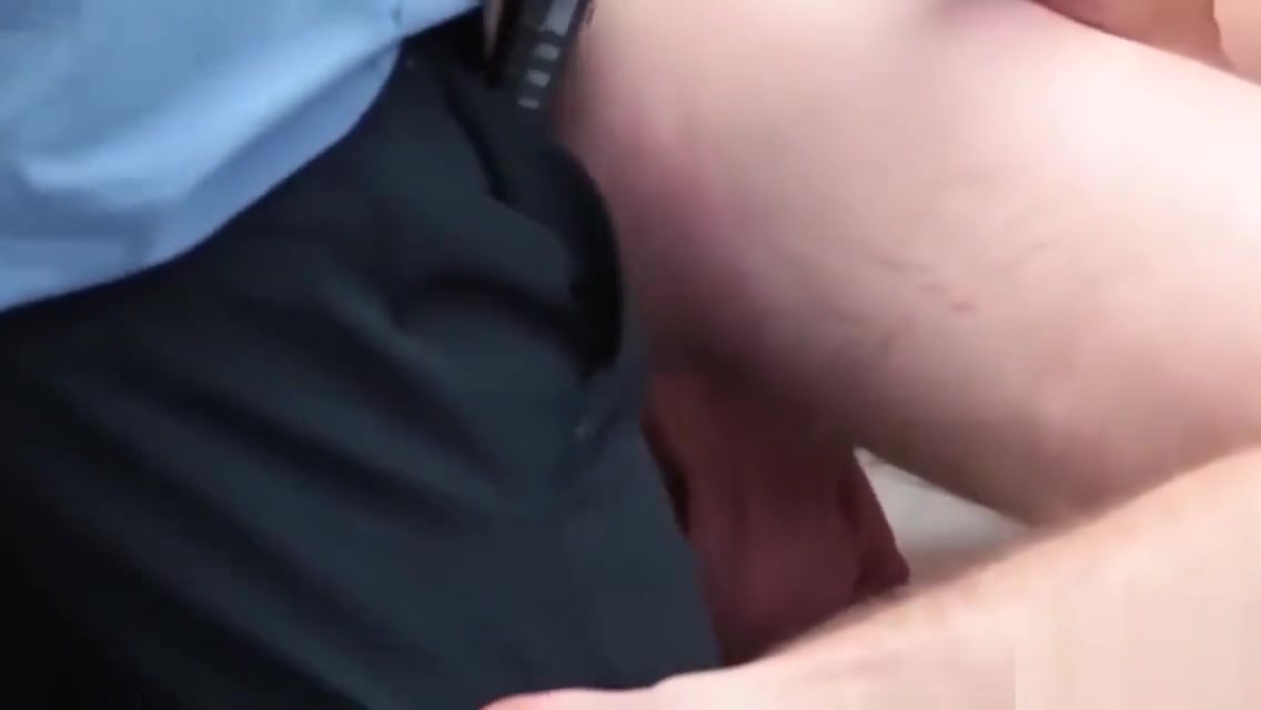 Black officer takes advantage of white felon