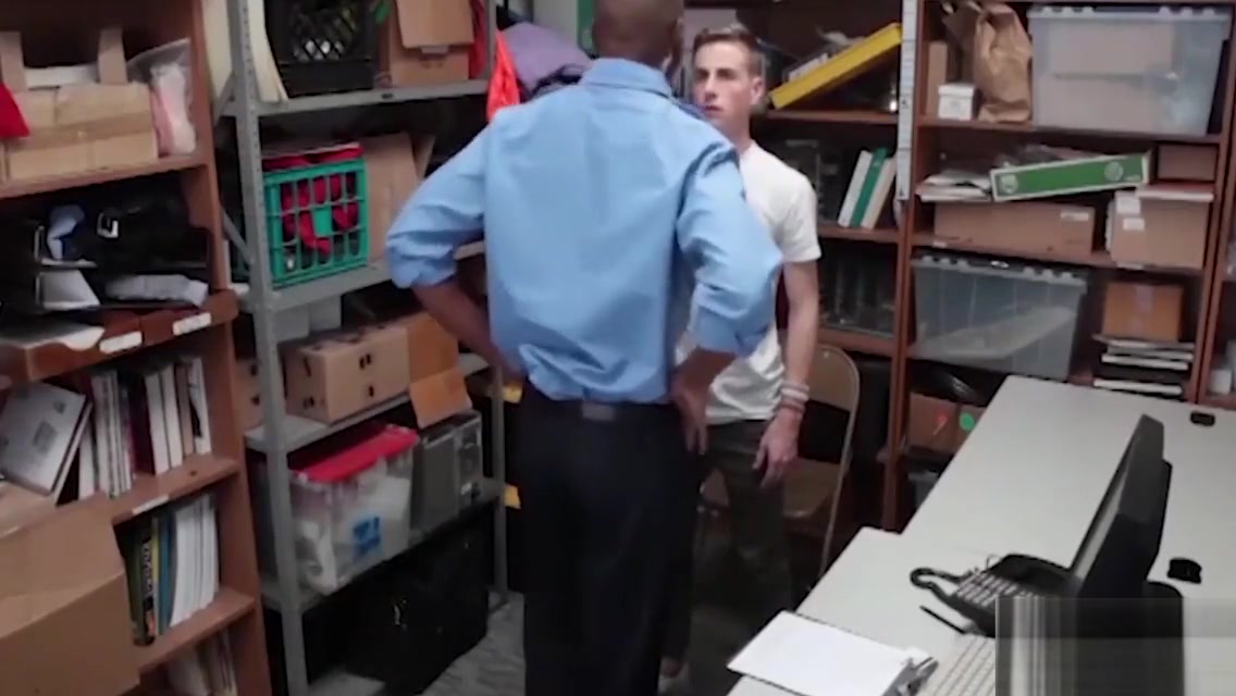 Black officer takes advantage of white felon