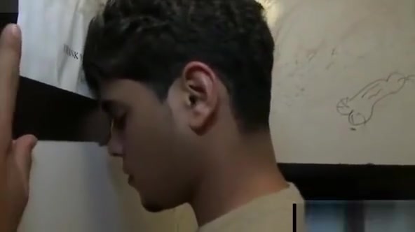 Straight guy sucked in gay gloryhole