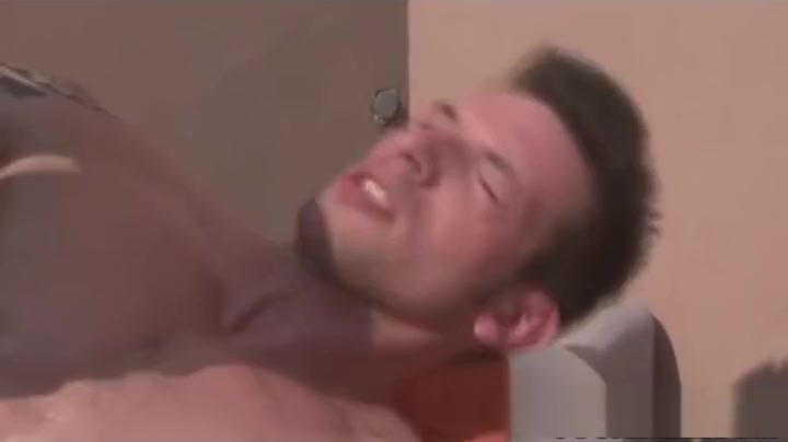 Muscular massage client getting some bareback action