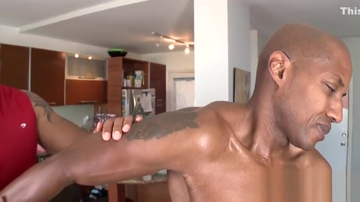 Hunk gets lusty ass fucking during massage