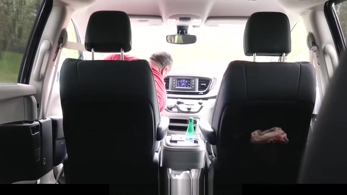 FamilyDick - Muscle bear Step dad fucks boy in car for smoking