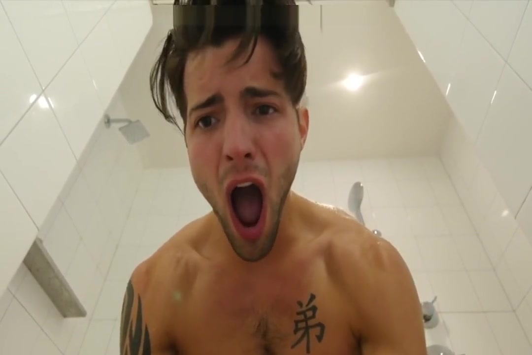 Muscle stud gets a hot shower fuck