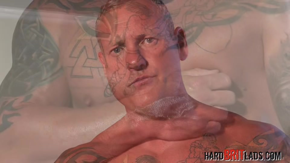 Exclusive Evan Solo Photos Red Running T - Apr 11, 2023