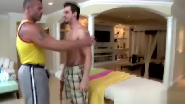 Straight guy gets naked for massage
