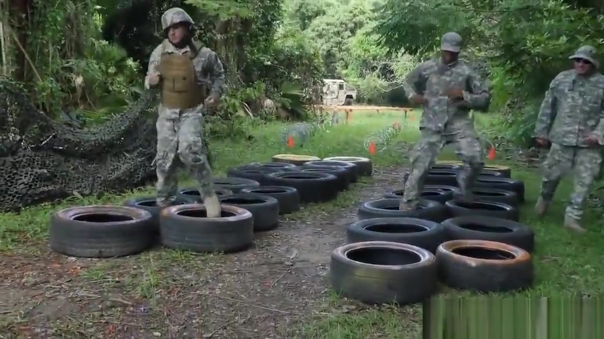 Military hunks rimming ass in outdoors orgy
