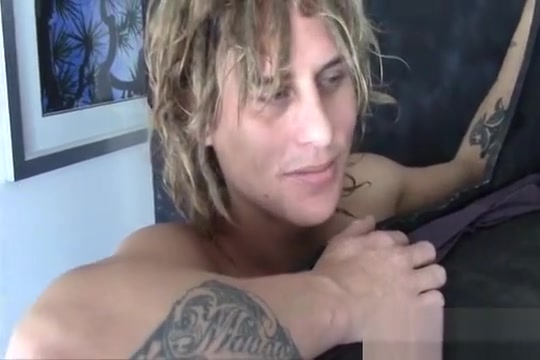 Guy cums twice at gloryhole