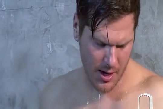 Parker jerks off in the shower
