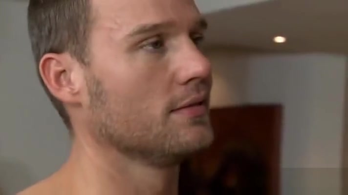 Massage guy doing his trick to seduce straight guy