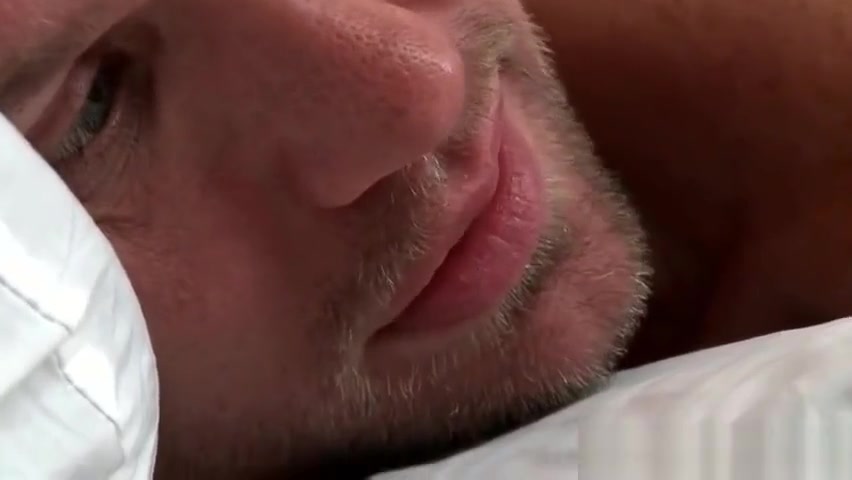 Hunk gets amazing gay massage