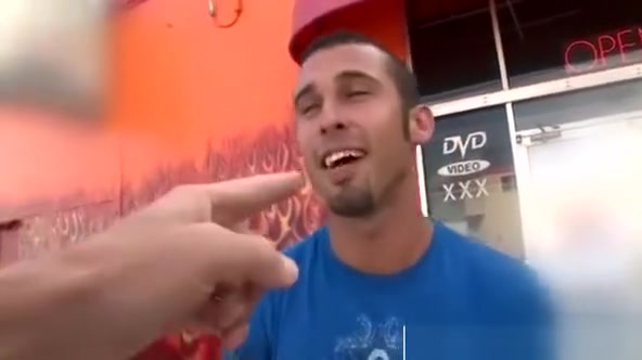 Muscled guy fucks a gay mouth in a glory hole