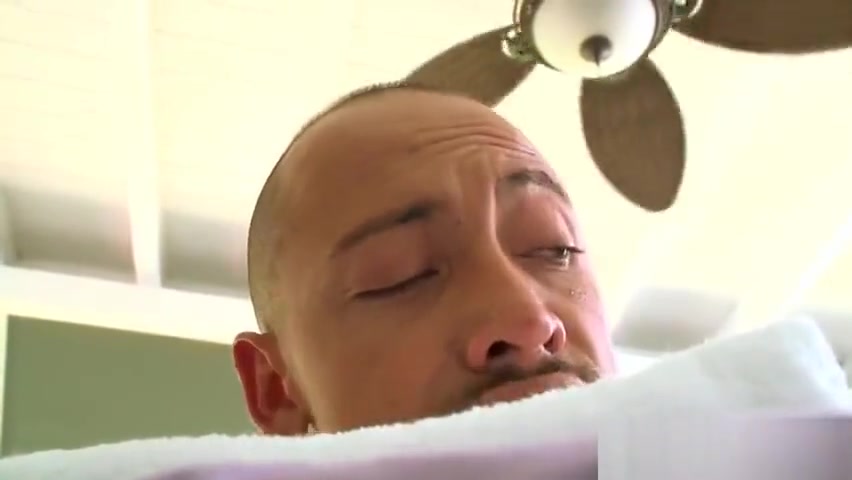 Hot guy get his amazing body massaged