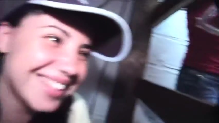 Dude gets his dick sucked trough gloryhole