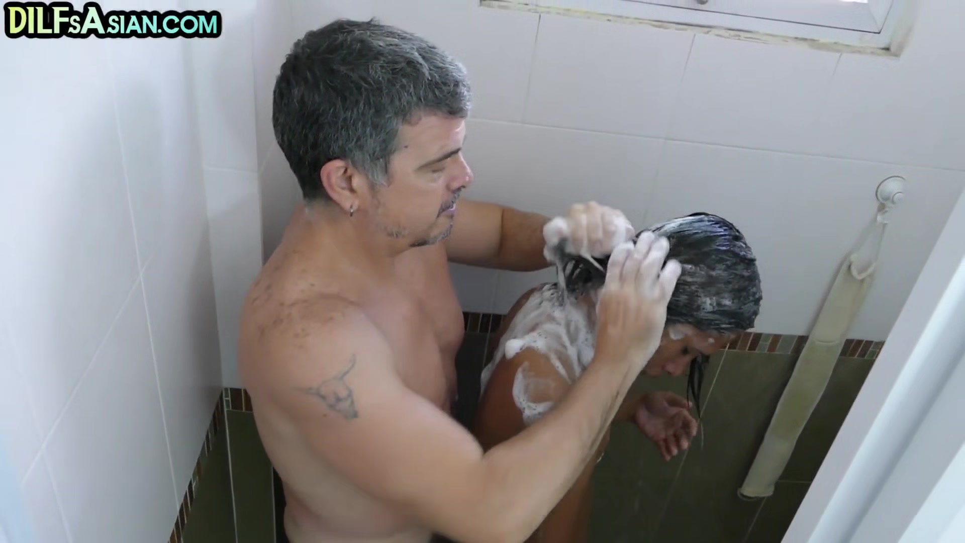 Tiny 21yo Asian twink bareback fucked in bathtub by DILF