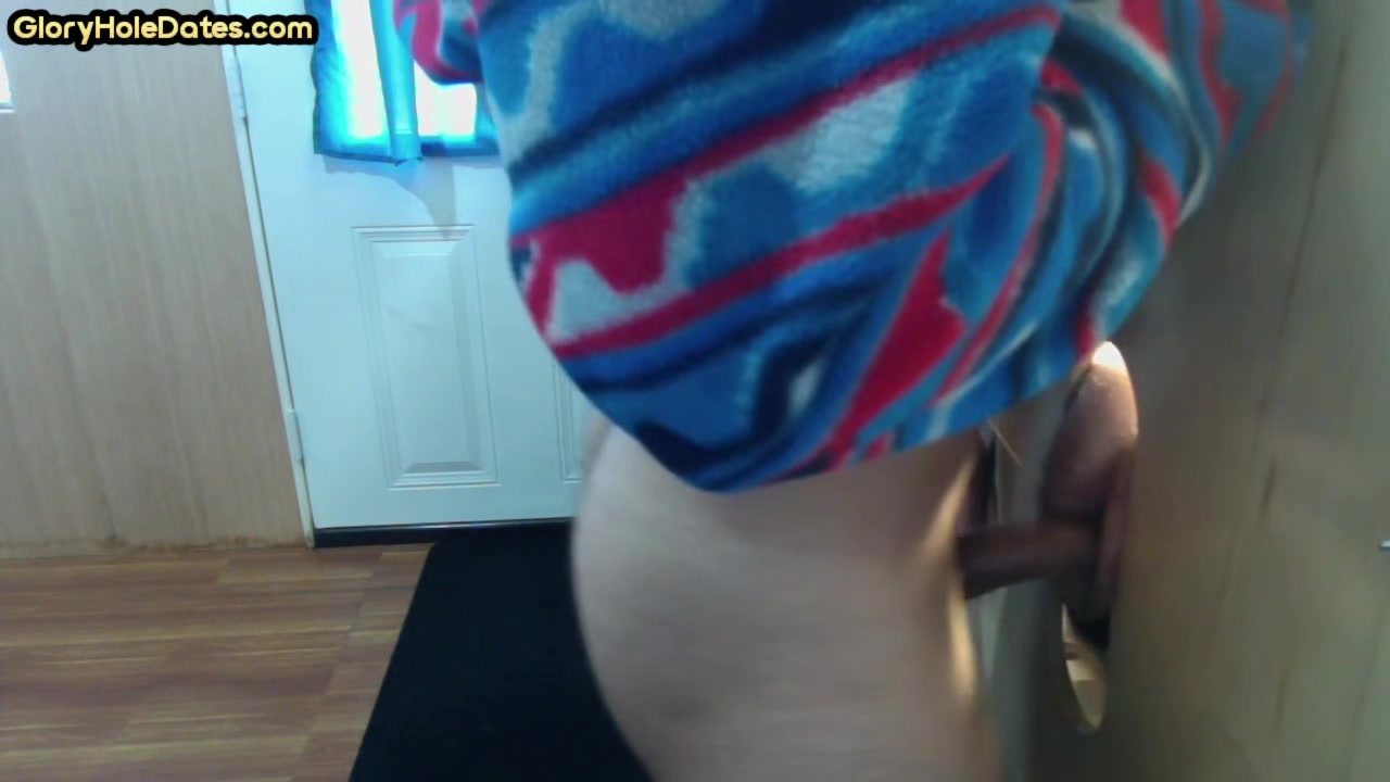 Gloryhole amateur DILF bareback banged through gloryhole