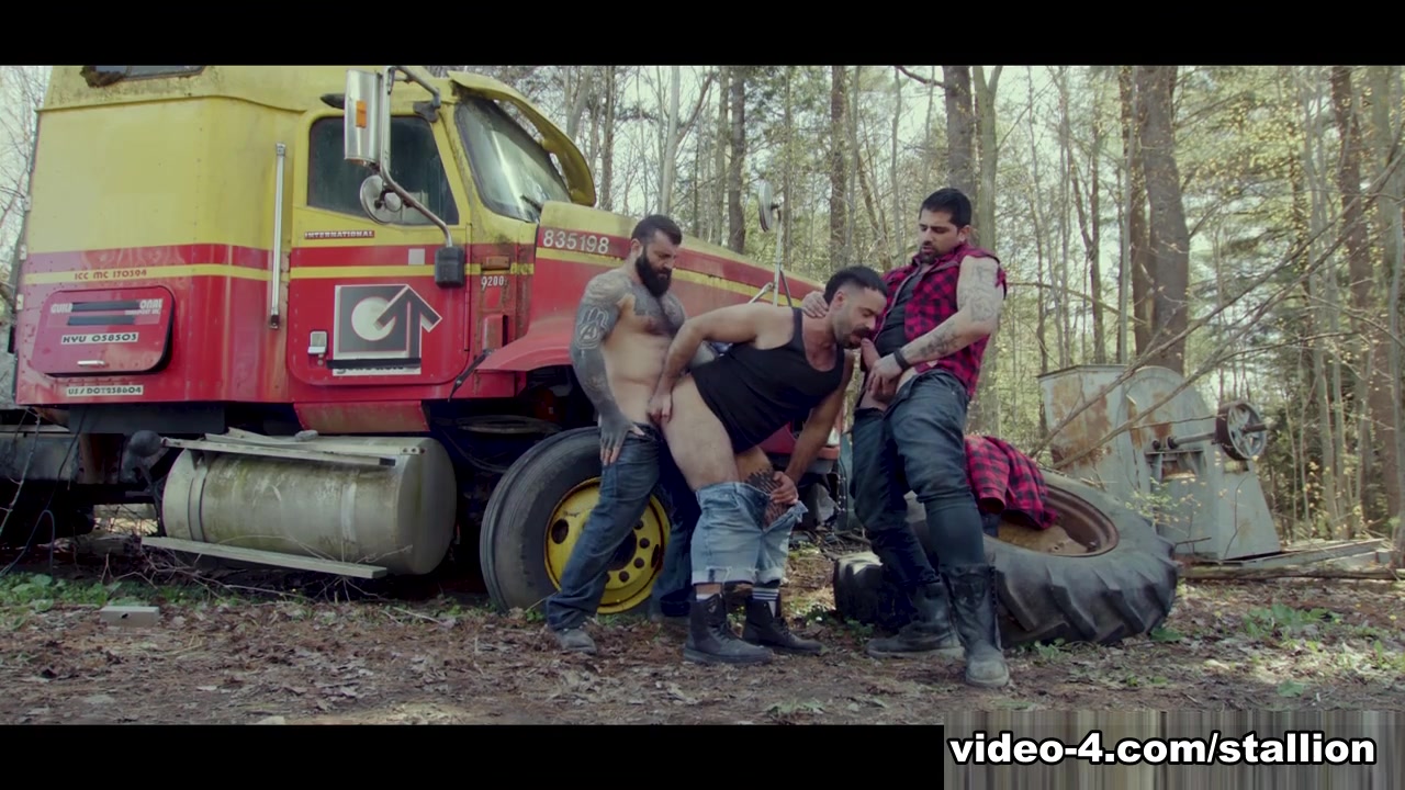 Teddy Torres & Markus Kage in Truck Loads