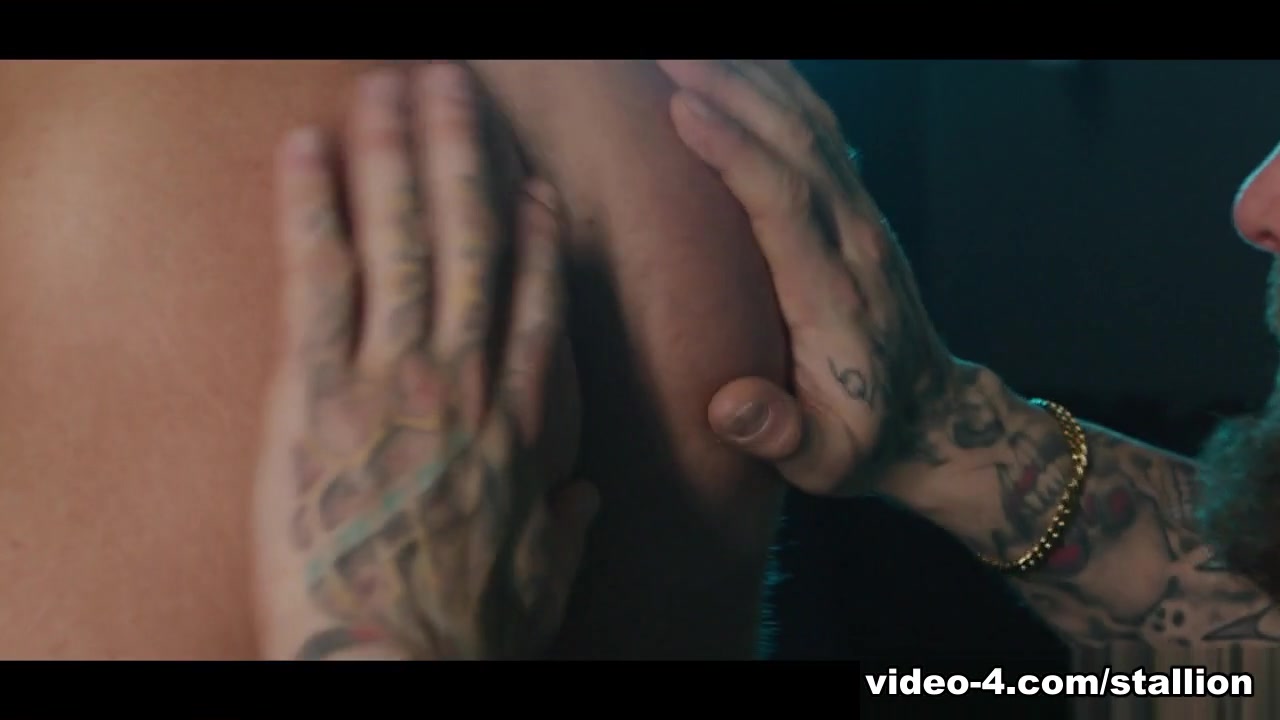 Travis Connor & Tony D'Angelo in Truck Loads