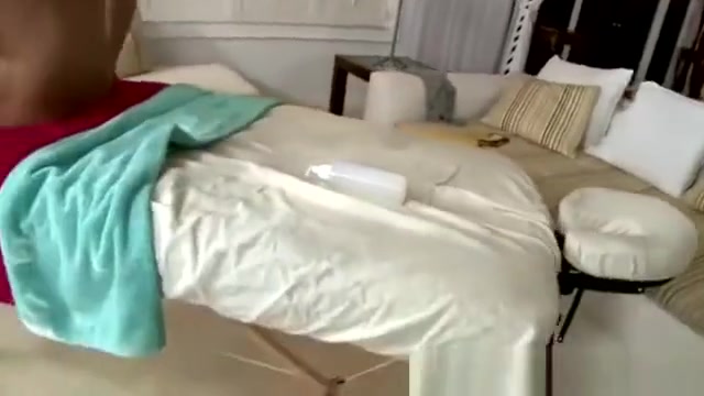 Oily massage ends up in blowjob