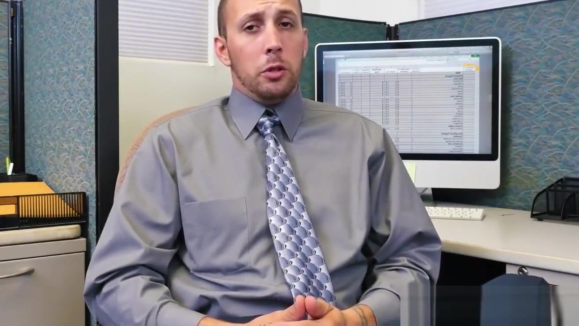 Jizzsprayed office stud gets pounded