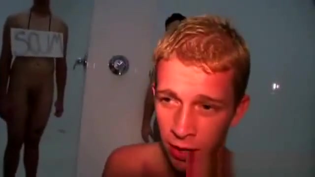 College guys fucking in the shower
