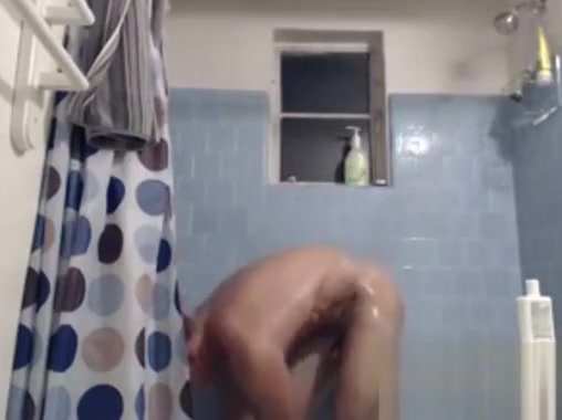 Bodybuilder Showering