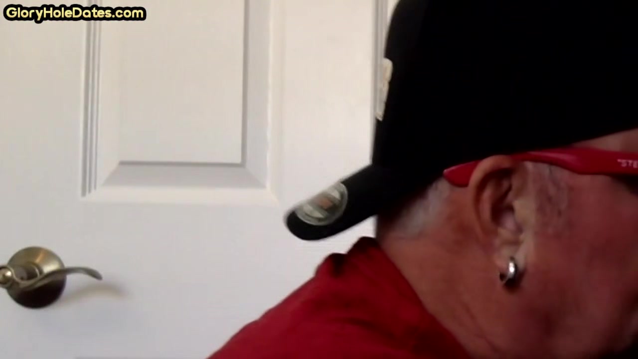 Gloryhole DILF sucking cock at home in homemade closeup