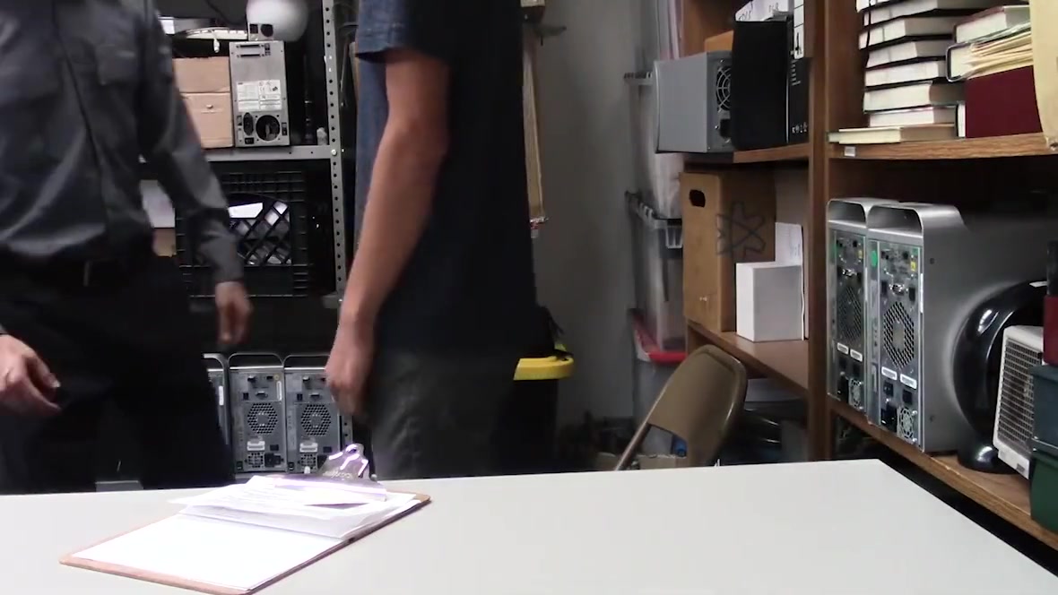 YoungPerps - A Security Officer Buttfucks Alex Flores