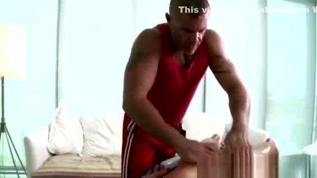Straight guy gets massage from gay bear