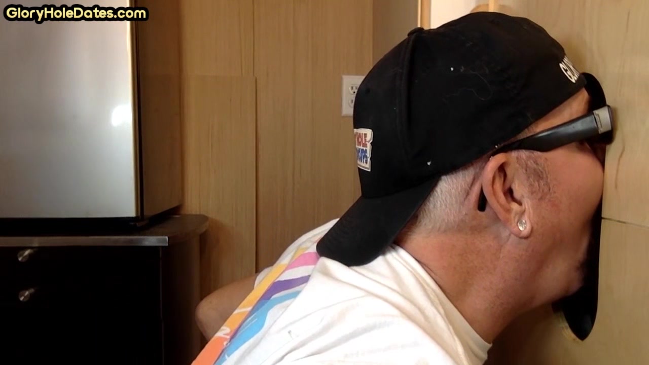 Homemade gloryhole BJ gay mature sucking n tugging cock