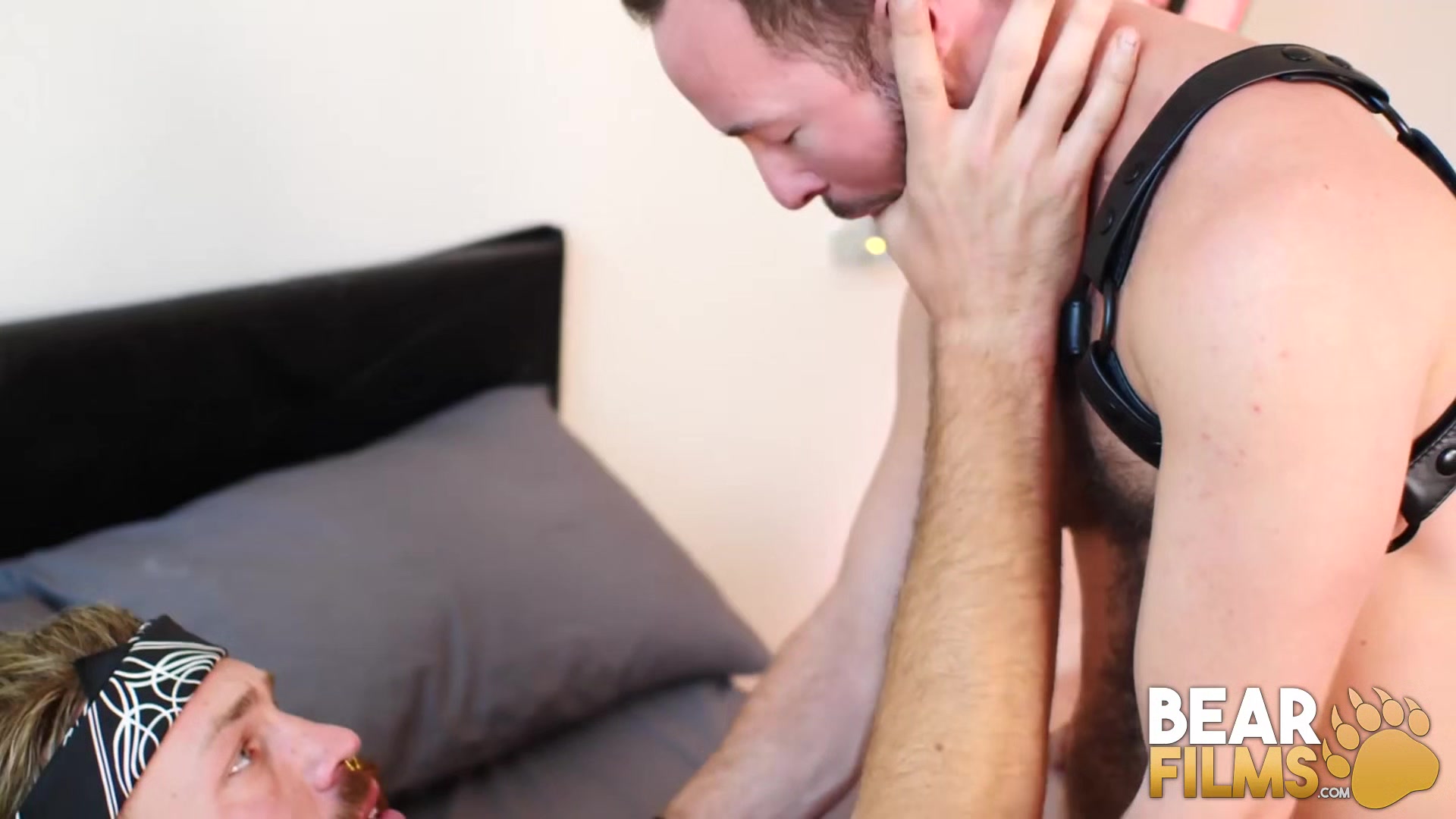 BEARFILMS Hunky Parker Logan Breeds Hairy Bottom Alex Hawk