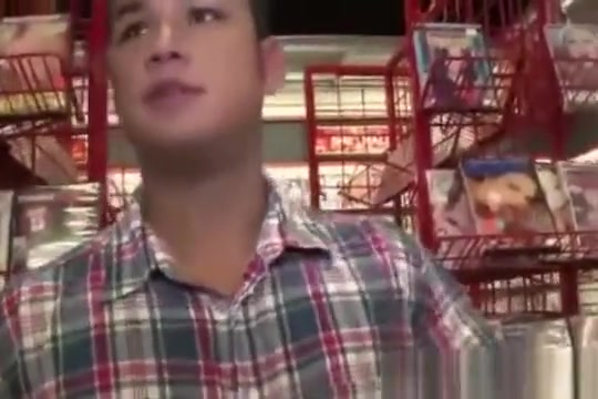 Straight man fooled into hot gay bj through gloryhole