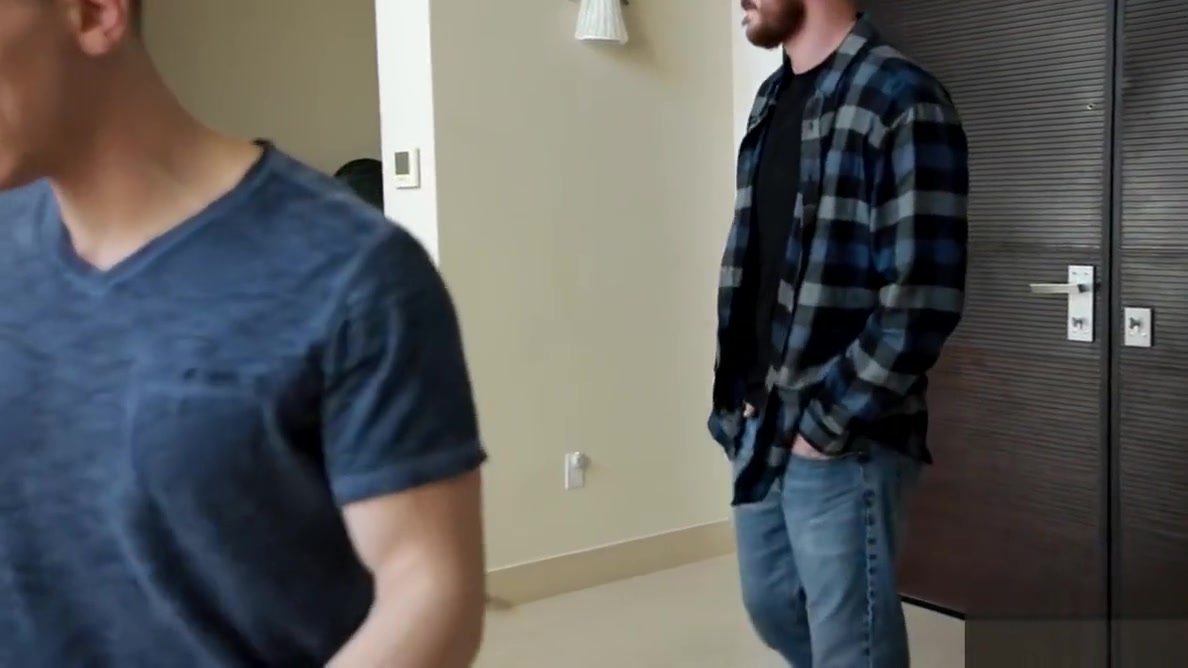 NextDoorRaw Watcher Joins in Couples Bareback!