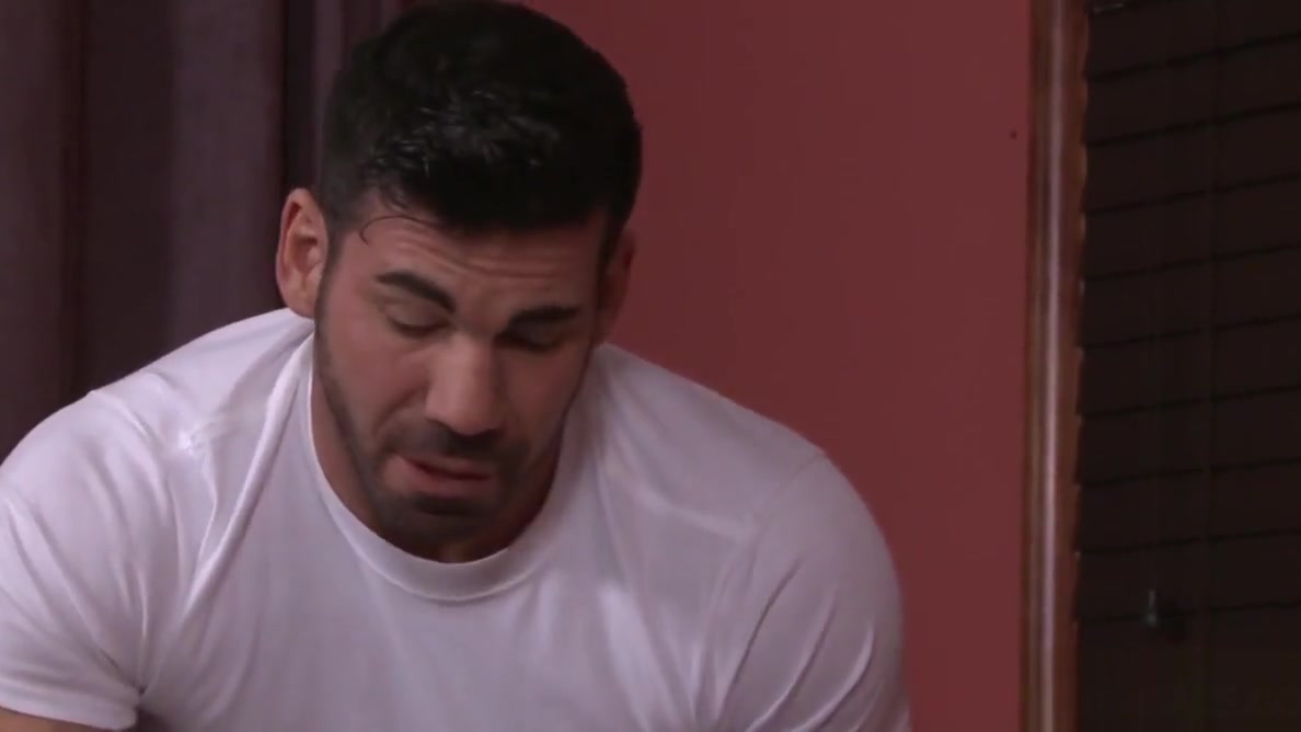 Josh Stone Gets A Wood During His Massage